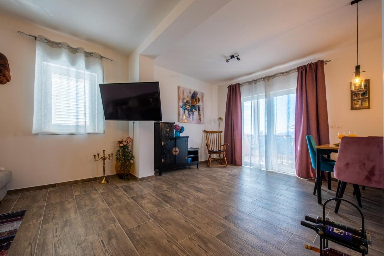 Apartman Paula Kaštela Esterno foto