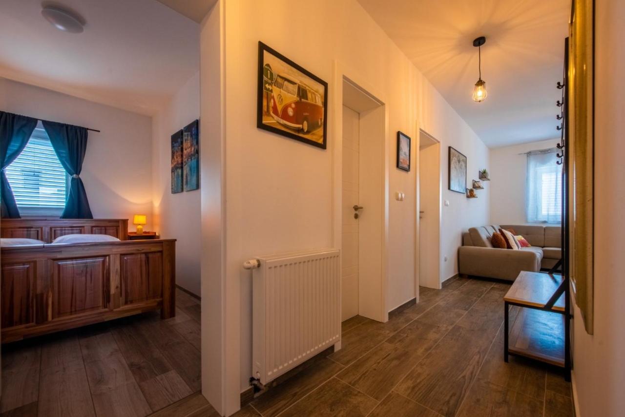 Apartman Paula Kaštela Esterno foto