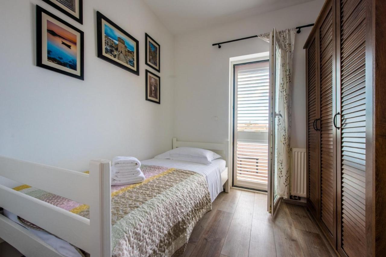 Apartman Paula Kaštela Esterno foto