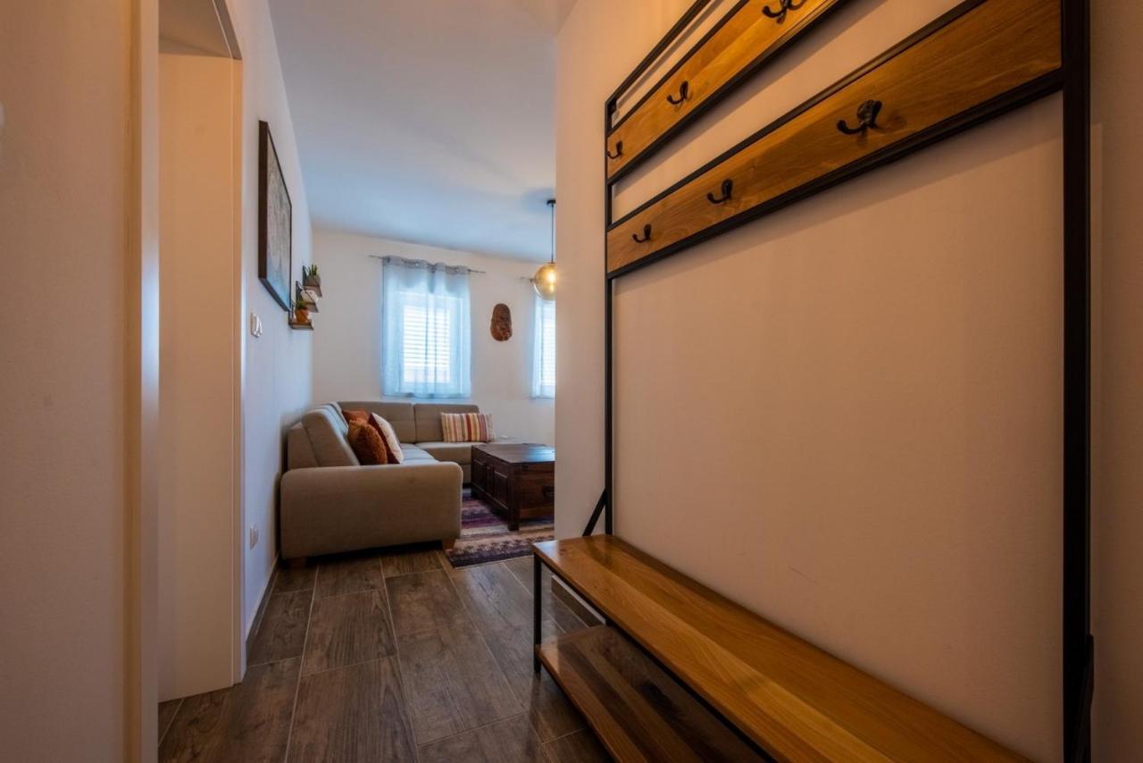 Apartman Paula Kaštela Esterno foto
