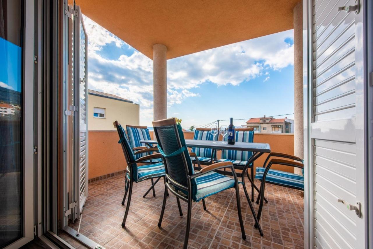 Apartman Paula Kaštela Esterno foto