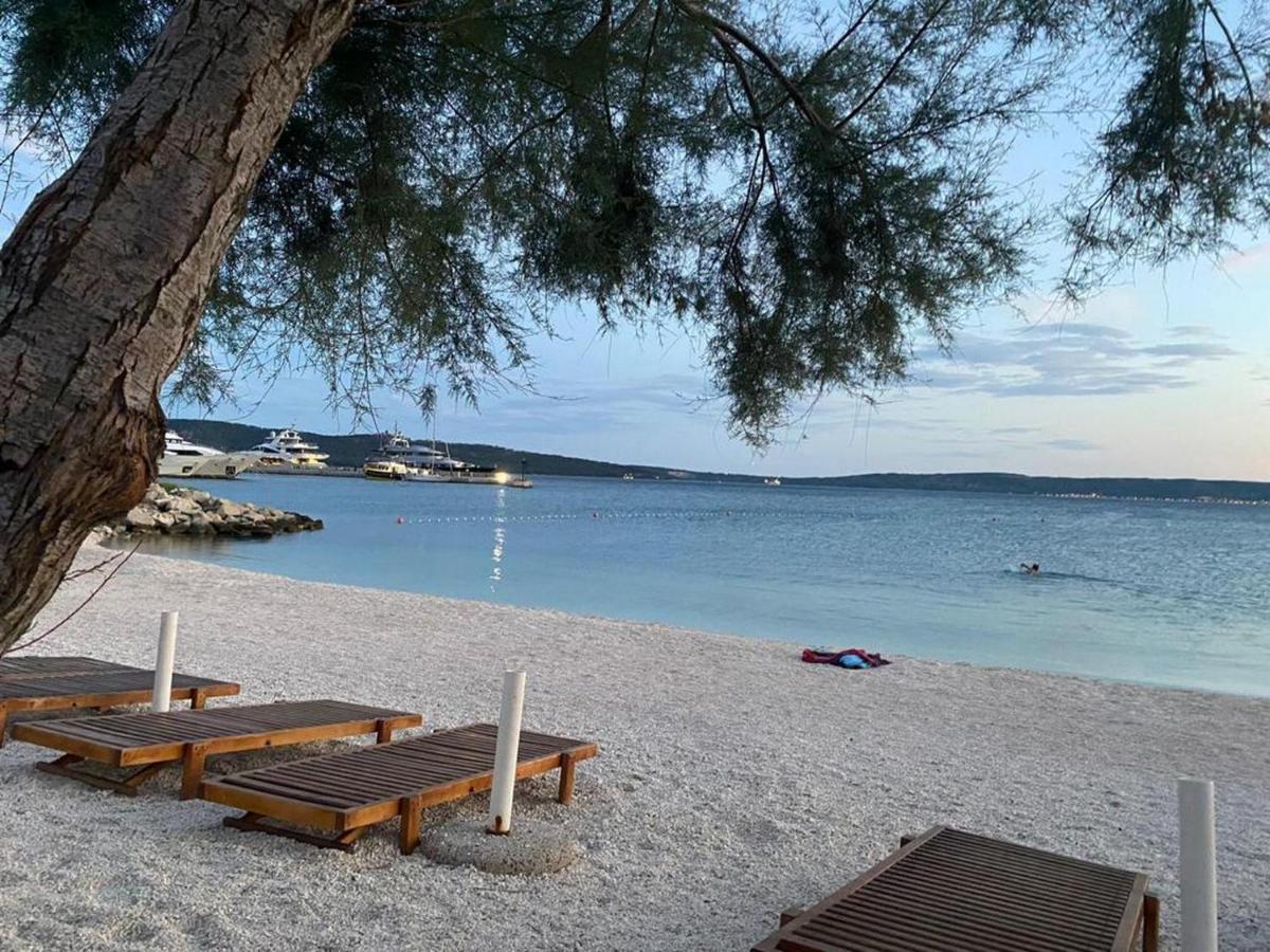Apartman Paula Kaštela Esterno foto